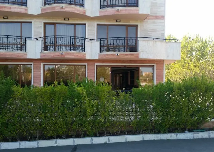 Apartment In River Park