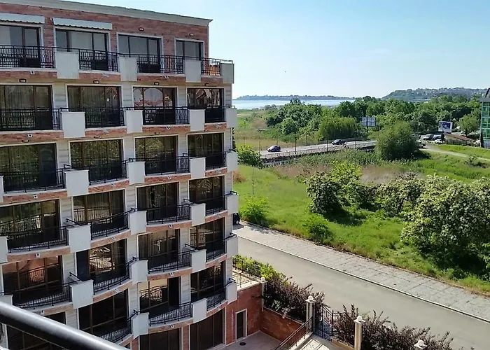 Apartment In River Park *