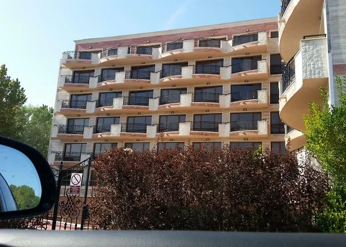 In River Park ساني بيتش